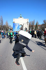 Walking Pints  St. Patricks Day Parade 2017 (©Foto: Martin Schmitz)